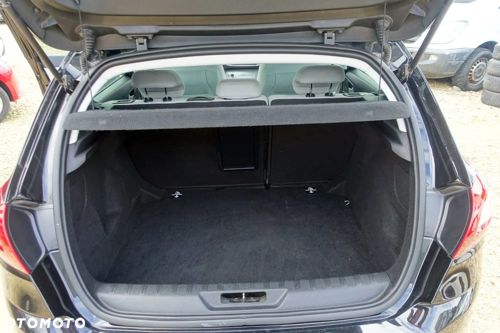 Peugeot 308 1.6 Premium - 18