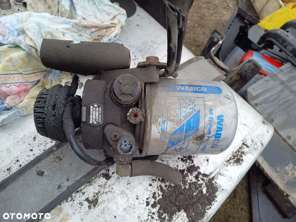 Zawór osuszacza MAN TGX Euro 6  Knorr Bremse 81521026370 - 1