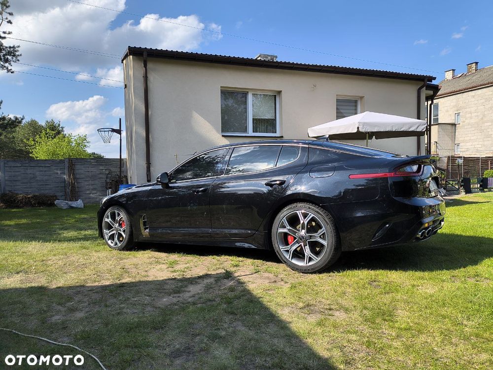 Kia Stinger - 8