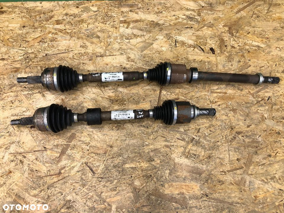 RENAULT MEGANE IV LIFT 1.3 TCE PÓŁOŚ PRAWA DŁUGA 391009373R