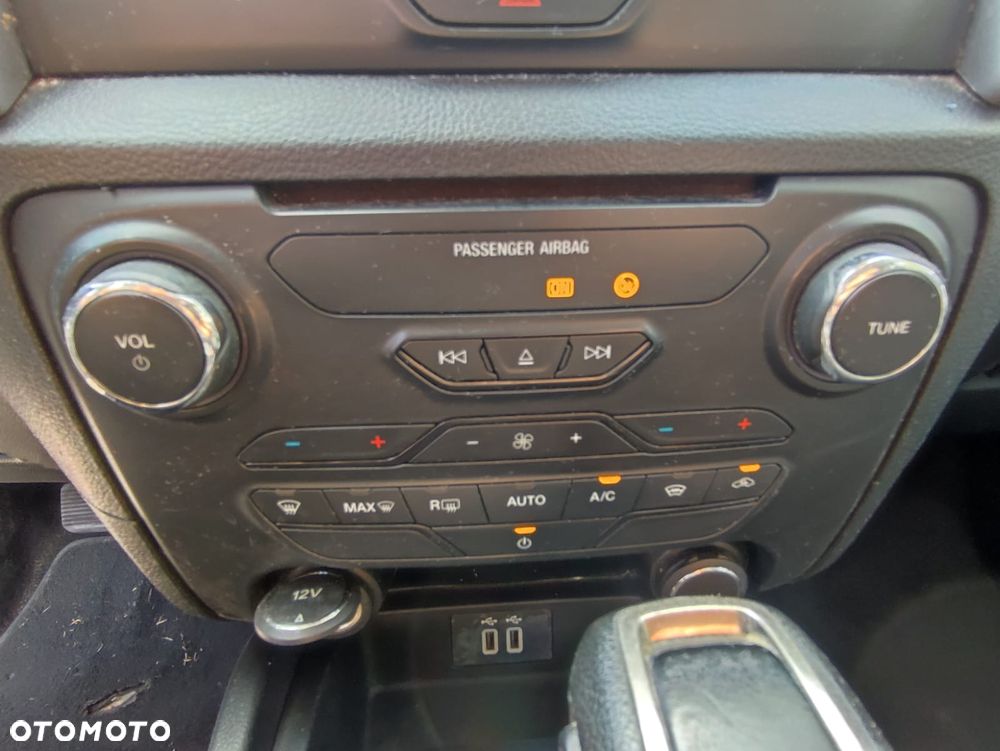 Ford Ranger 2.0 EcoBlue 4x4 DC XLT - 23