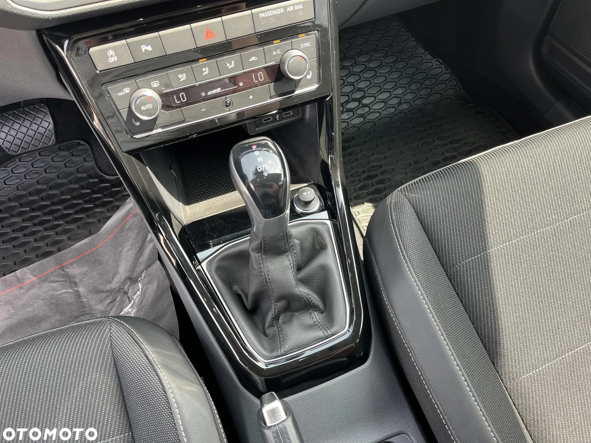 Volkswagen T-Cross 1.5 TSI ACT Style DSG - 16