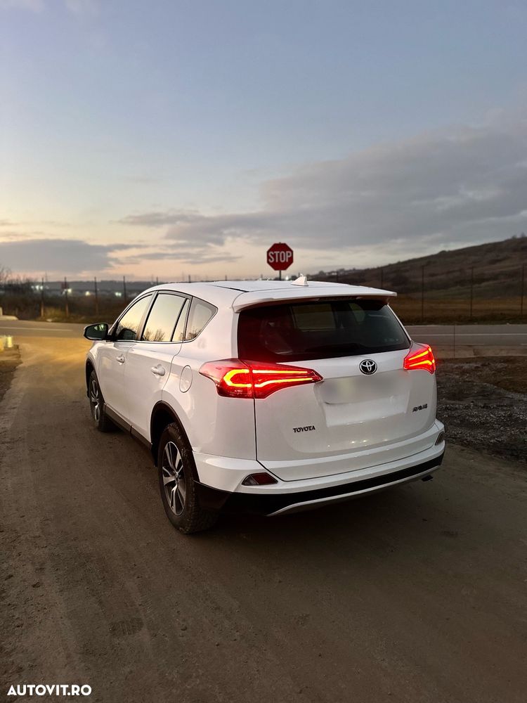 Toyota RAV4 2.0 D-4D 2WD Comfort - 3