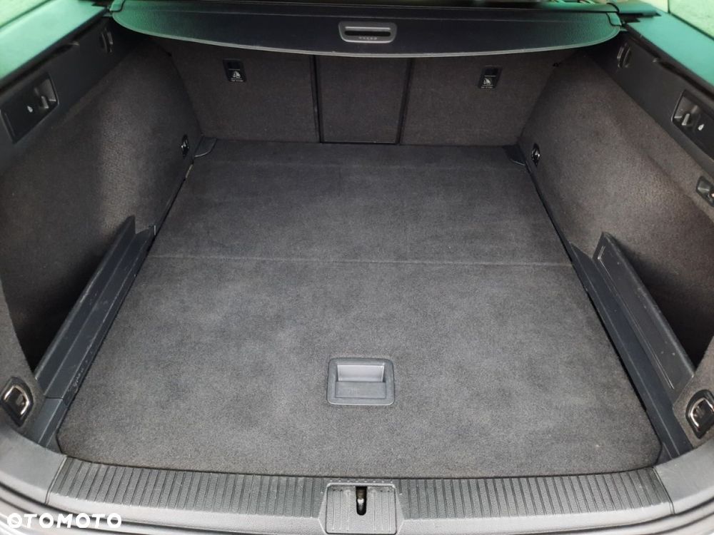 Volkswagen Passat - 20