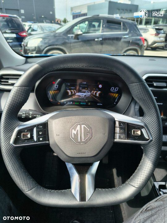 MG ZS - 13