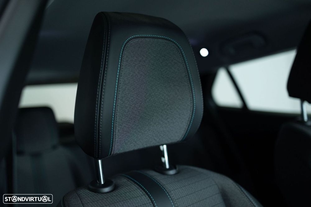 Peugeot e-2008 50 kWh Allure - 25