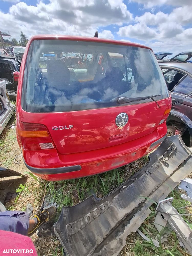 Dezmembrez Volkswagen Golf 4 - 6