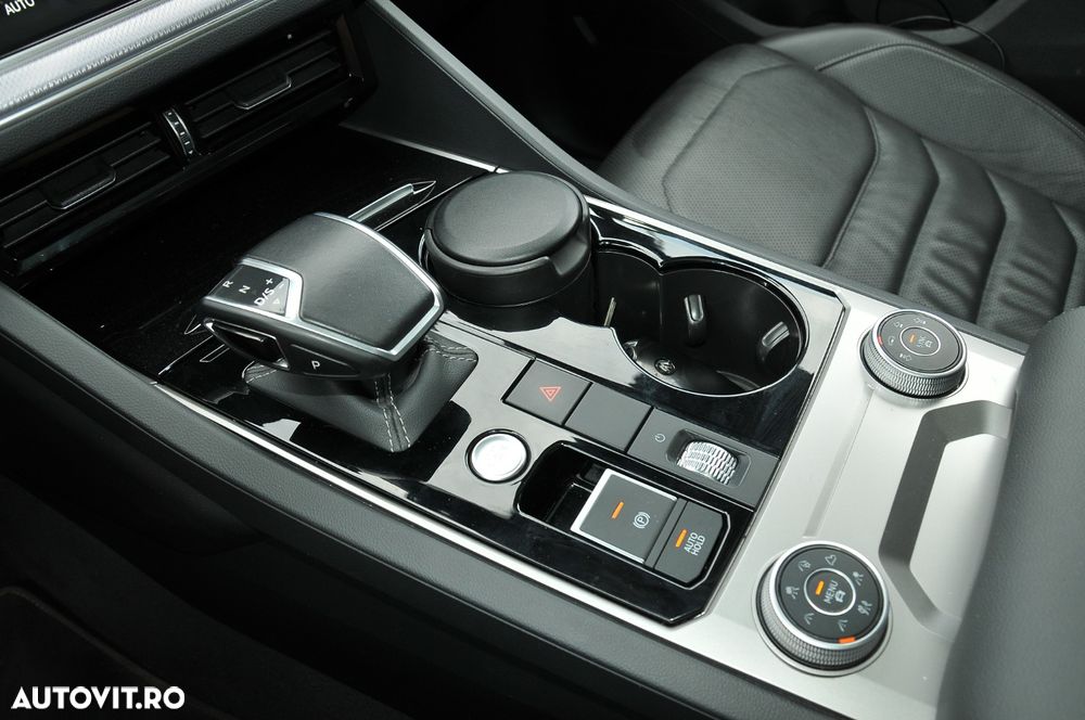 Volkswagen Touareg V6 TDI R-Style - 12
