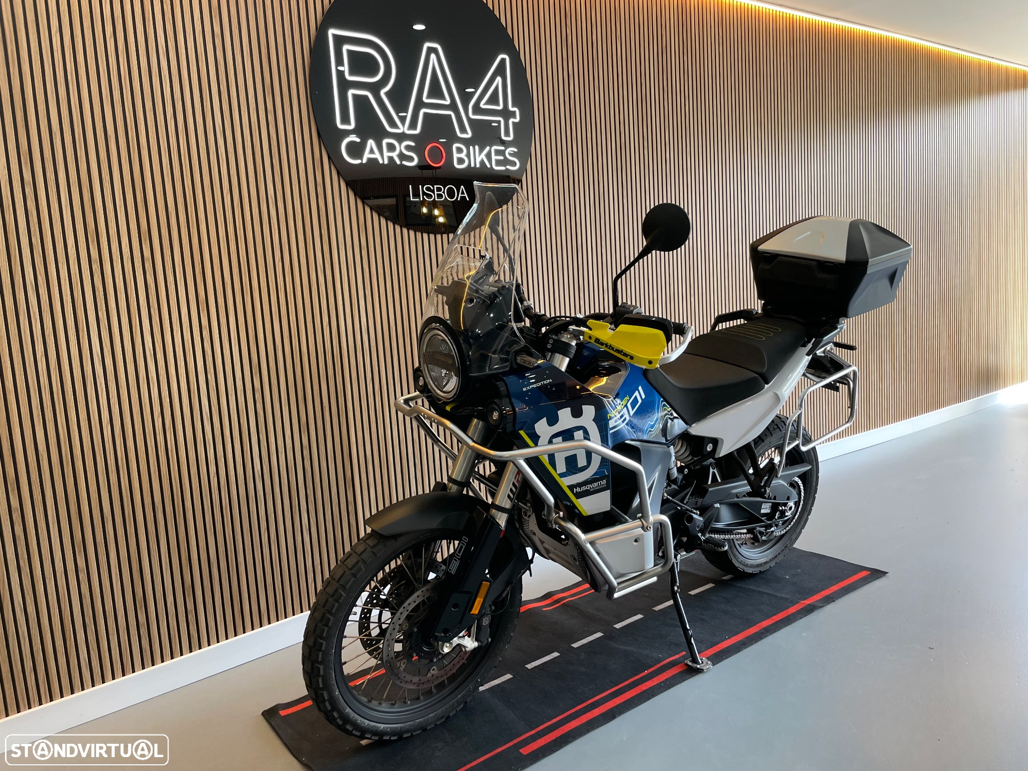 Husqvarna Norden 901 Expedition - 11