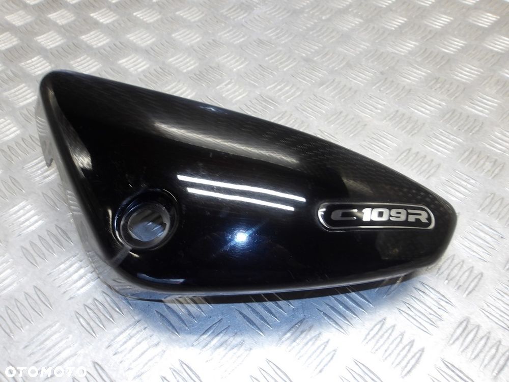 Boczek osłona boczna lewa SUZUKI VLR 1800 C109R BOULEVARD/INTRUDER 08-13r   PN. 47210-22H00-YAY - 3