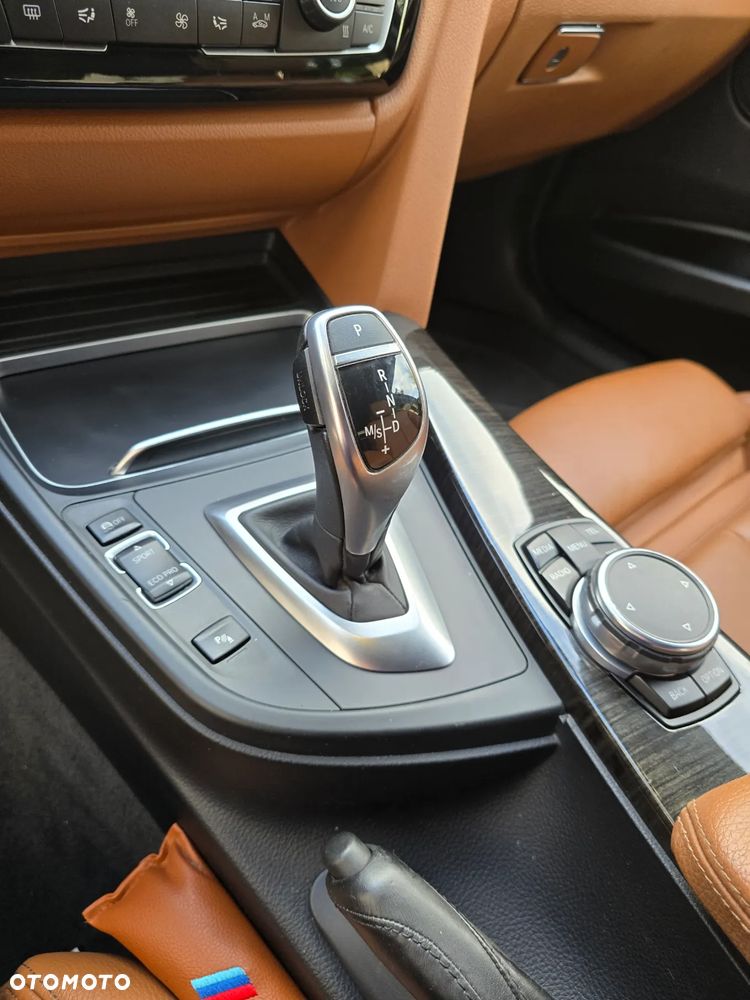 BMW Seria 3 330i xDrive Luxury Line - 25