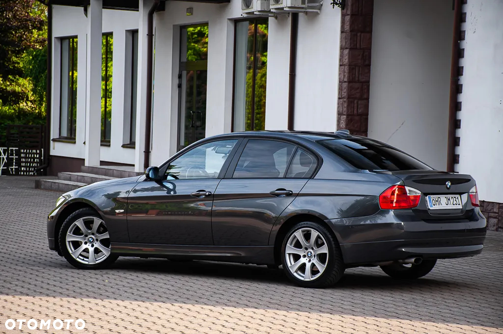 BMW Seria 3 320i - 10