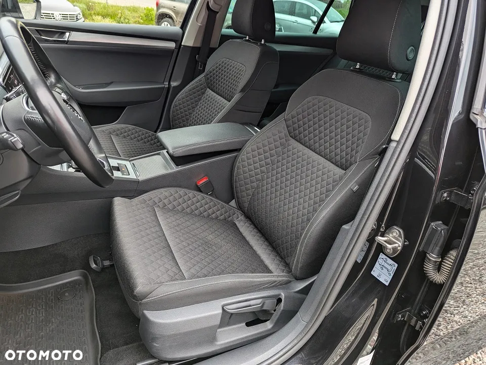 Skoda Superb 2.0 TDI SCR Style DSG - 21