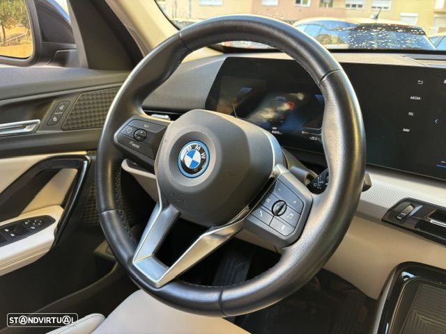 BMW iX1 xDrive30 xLine - 18