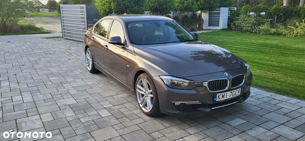 BMW Seria 3 320i Luxury Line - 2