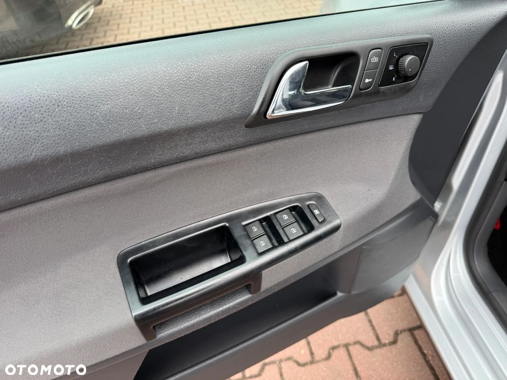 Volkswagen Polo - 13