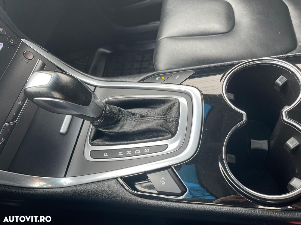 Ford Edge 2.0 TDCi Powershift Titanium - 22