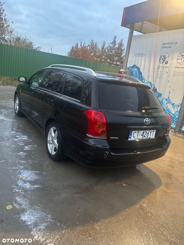 Toyota Avensis 2.2 D-4D Sol - 4