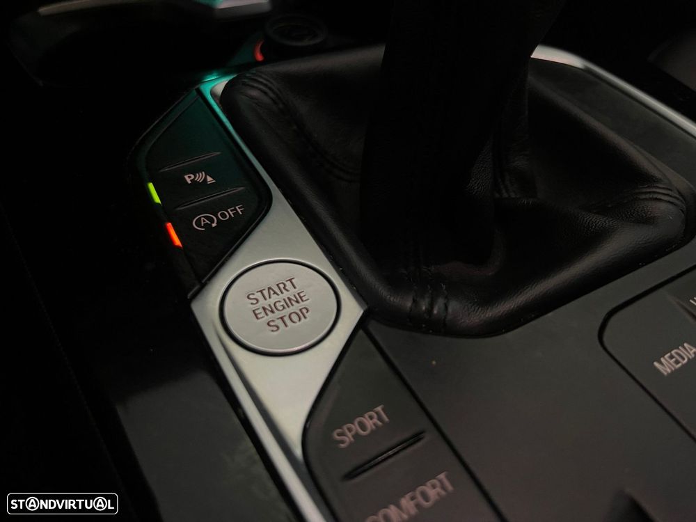 BMW 116 d Pack Desportivo M - 30