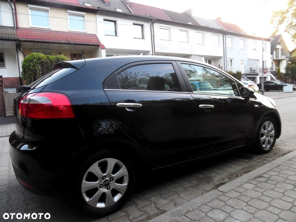 Kia Rio - 15