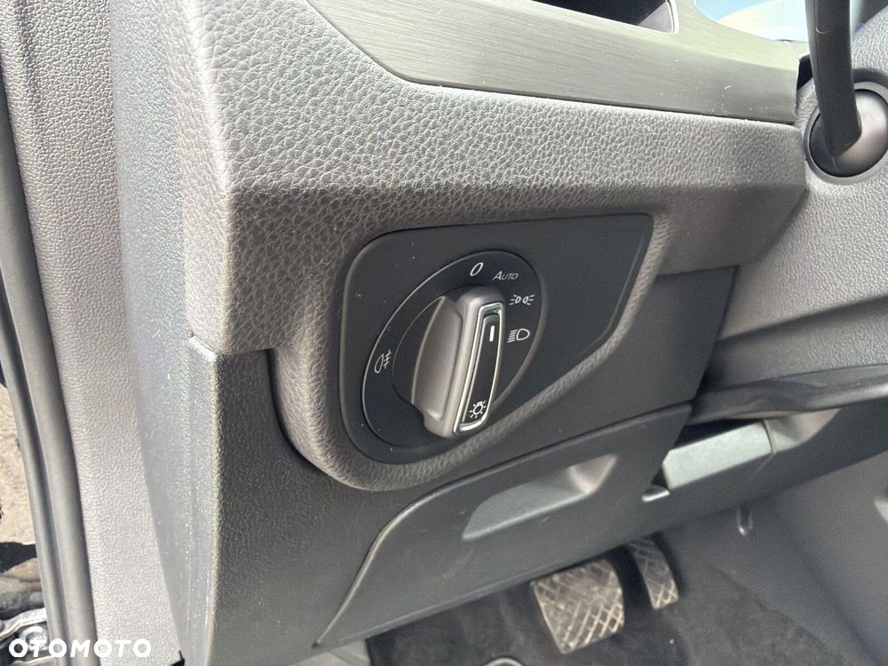 Volkswagen Touran 2.0 TDI BMT Comfortline DSG - 22