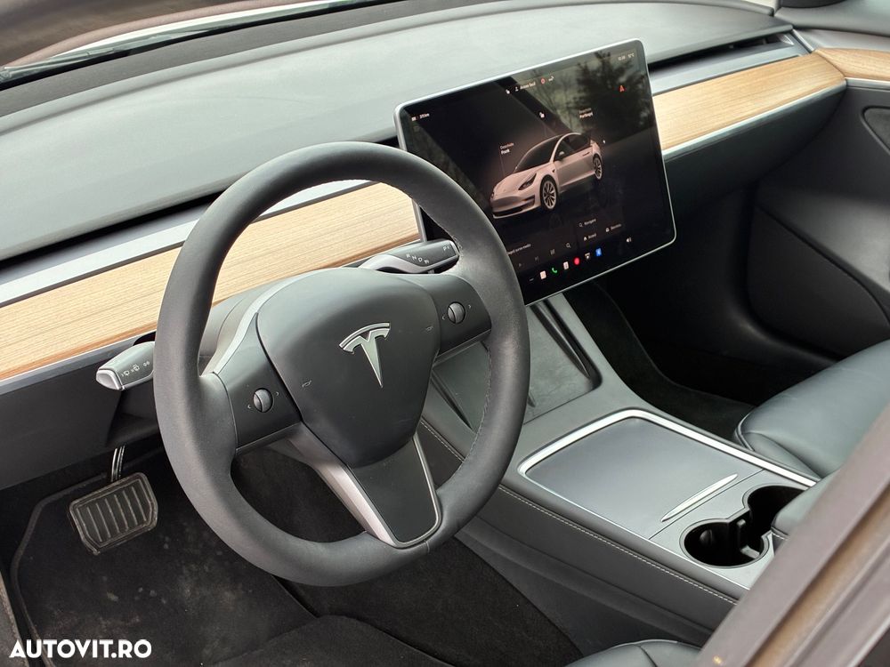 Tesla Model 3 - 12