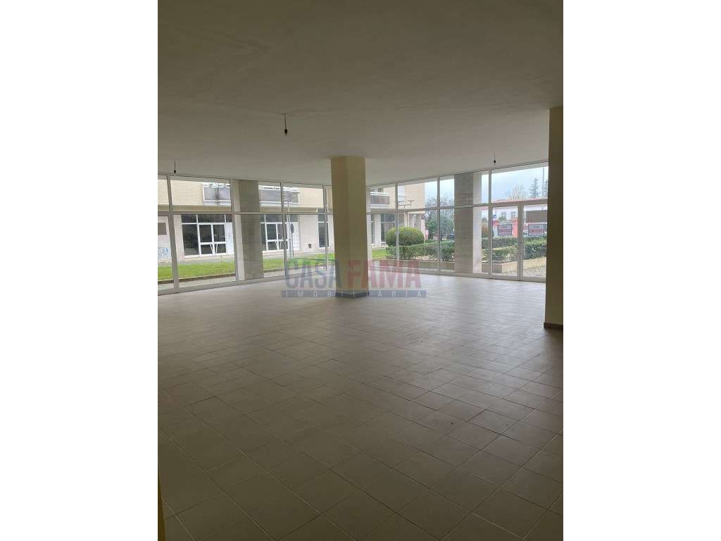 Loja para aluguer no centro Santo Tirso - Grande imagem: 3/25