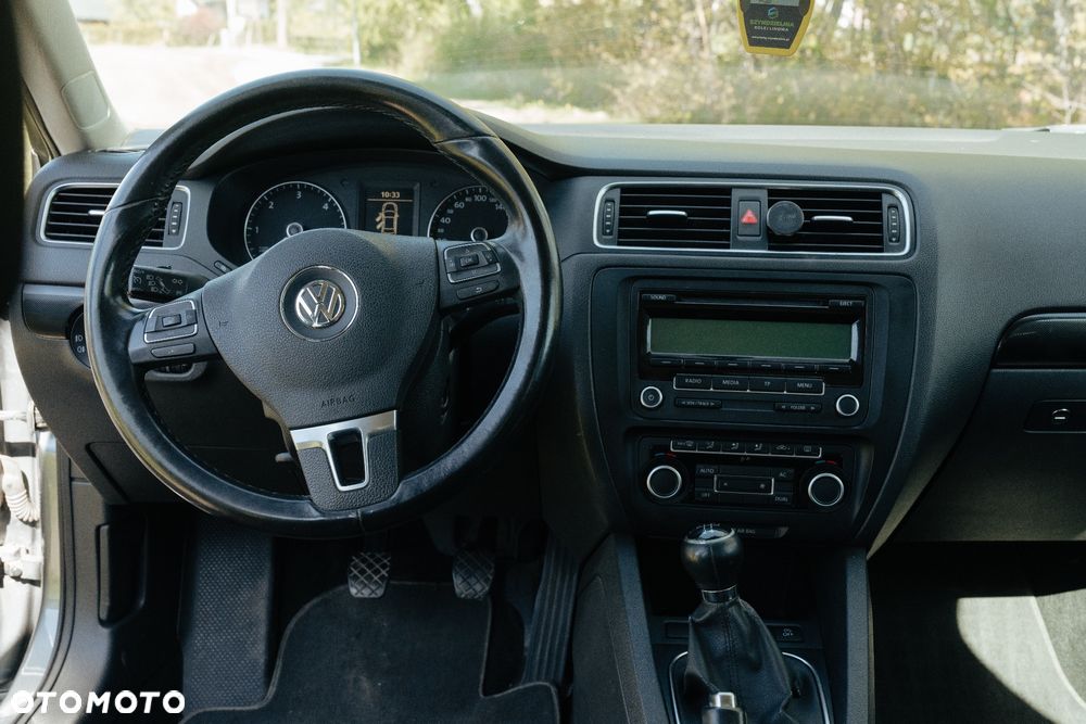 Volkswagen Jetta 1.6 TDI BMT Comfortline - 11