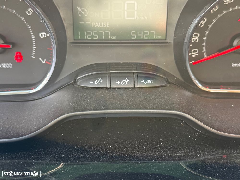 Peugeot 208 1.2 PureTech Style - 50