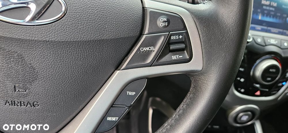 Hyundai Veloster 1.6 Premium - 25