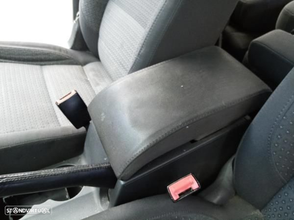 Para peças VOLKSWAGEN Touran (1T) - 11