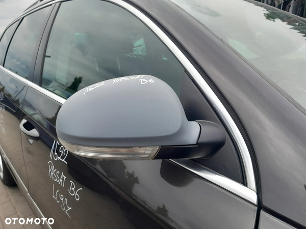 VW PASSAT B6 LUSTERKO PRAWE PRZEDNIE PRAWY PRZÓD ELEKTRYCZNE