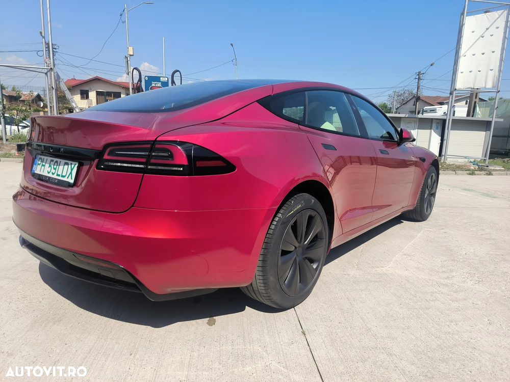 Tesla Model S - 6