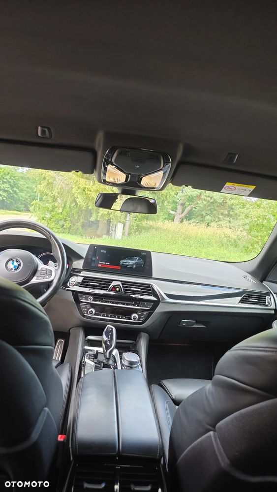BMW Seria 5 540i xDrive - 10