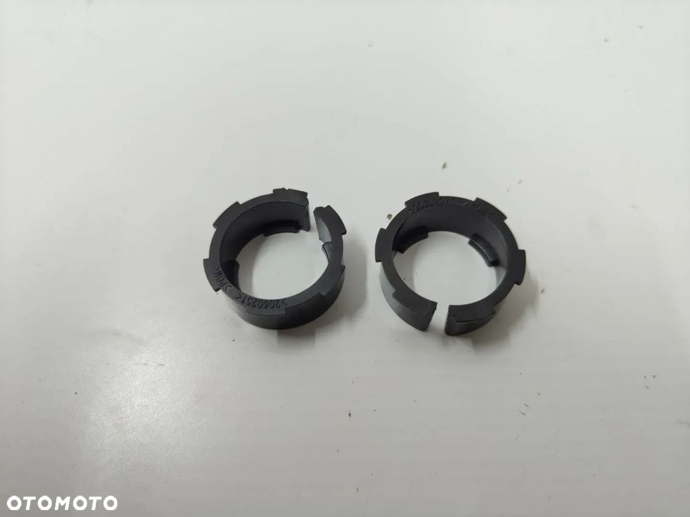 Mocowania Lusterka Triumph  Para