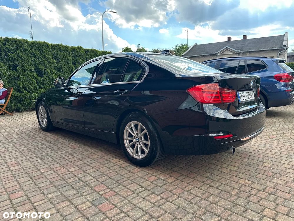 BMW Seria 3 320d Efficient Dynamics Luxury Line - 12