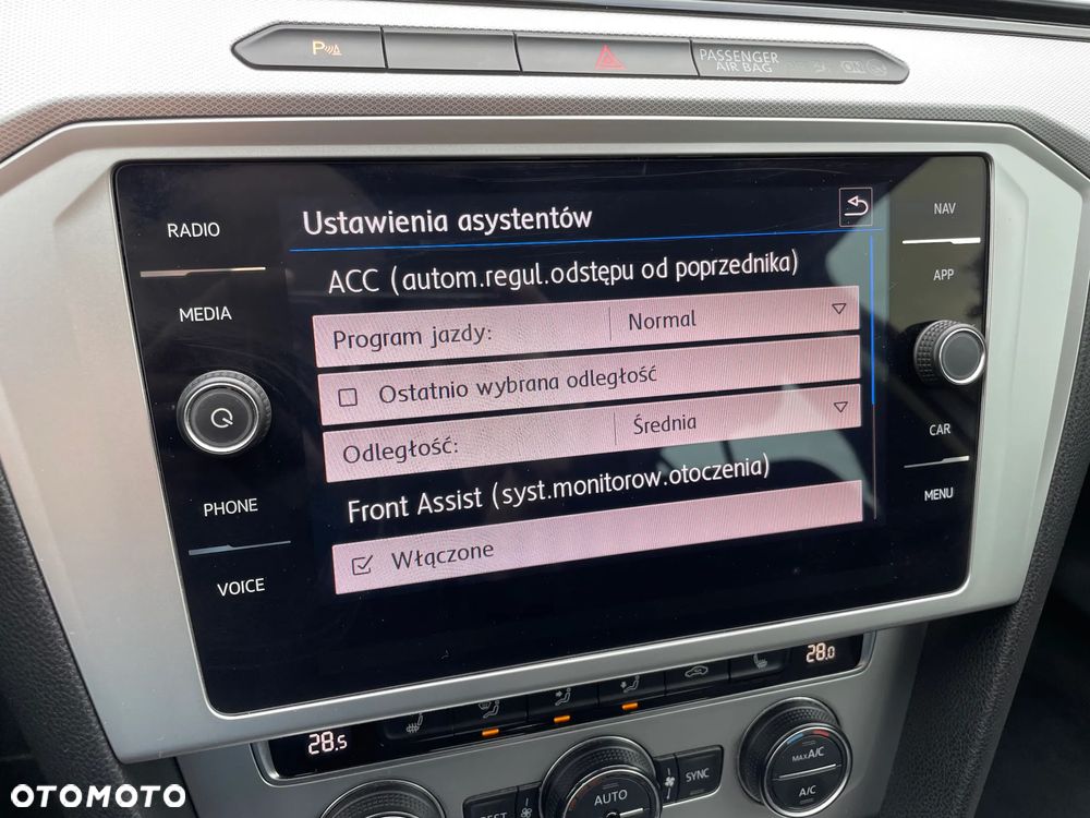 Volkswagen Passat - 28