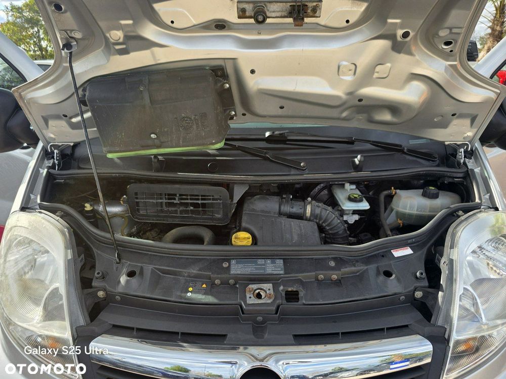 Opel Vivaro - 34