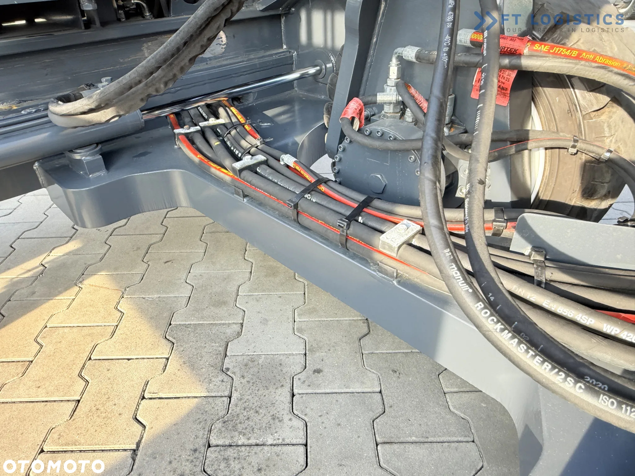 Combilift WÓZEK CZTEROKIERUNKOWY - WIELOKIERUNKOWY C4000 / GAS / DUPLEX 4500MM /JEDYNE 6604 MOTOGODZIN /  PRZESUW WIDEŁ / PEŁNA KABINA / STAN IDEALNY / Szeroka oferta wózków czterokierunkowych i bocznych, dopasowanych do różnorodnych potrzeb i zastosowań - 26