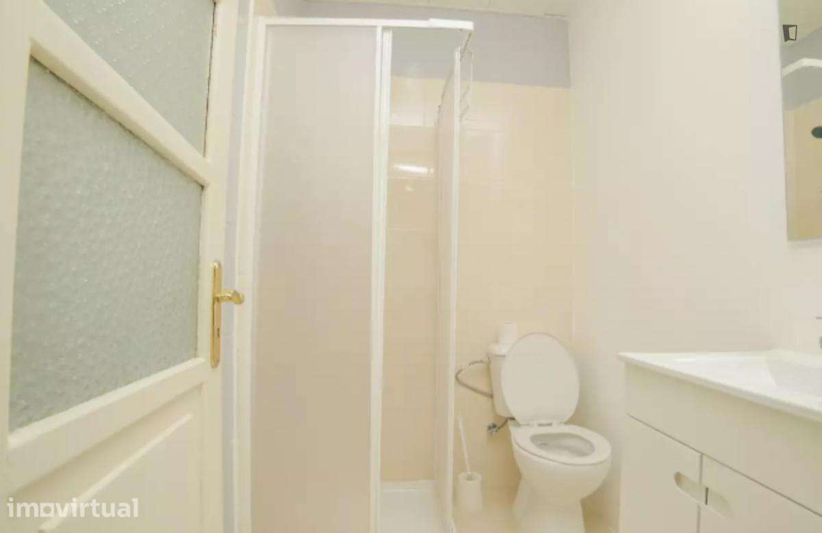 Quarto - localizado em Alameda Lisbon - Grande imagem: 3/14