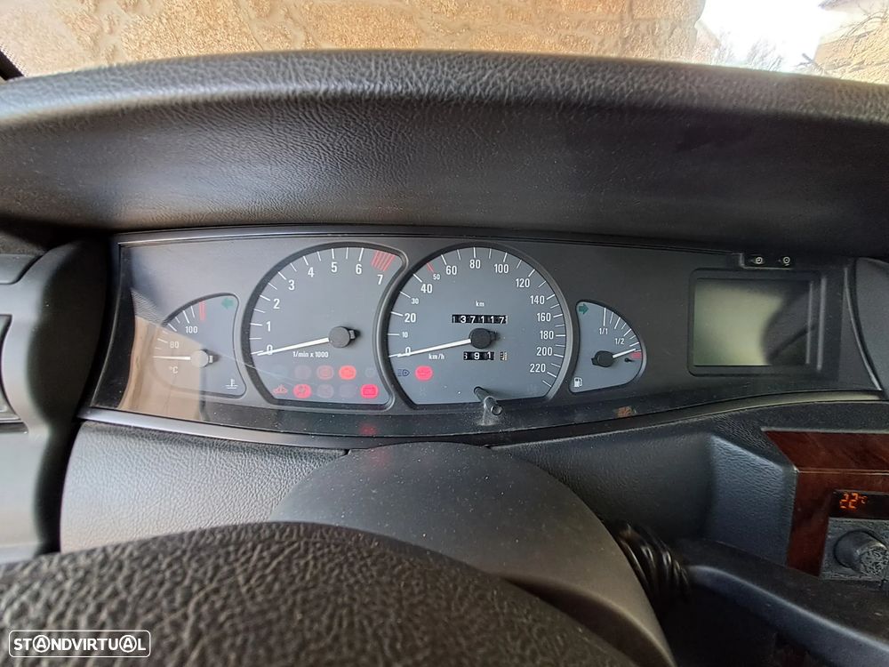 Opel Omega 2.2 Elegance - 12