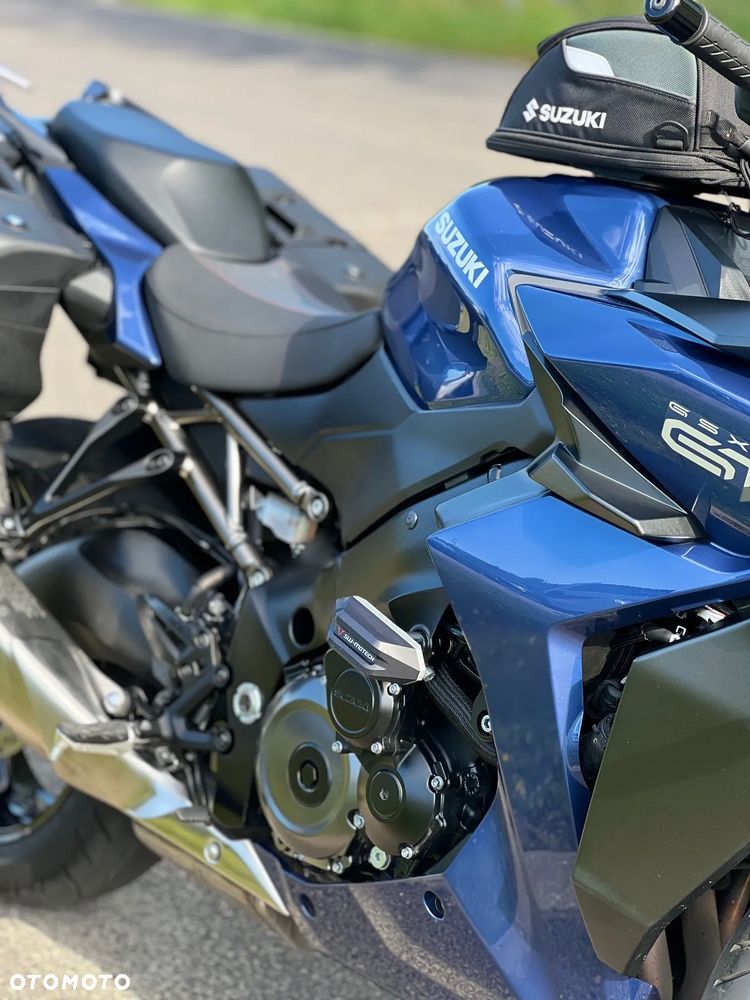 Suzuki GSX 1000 - 15