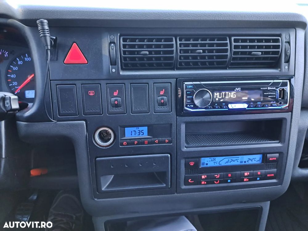 Volkswagen Multivan - 4