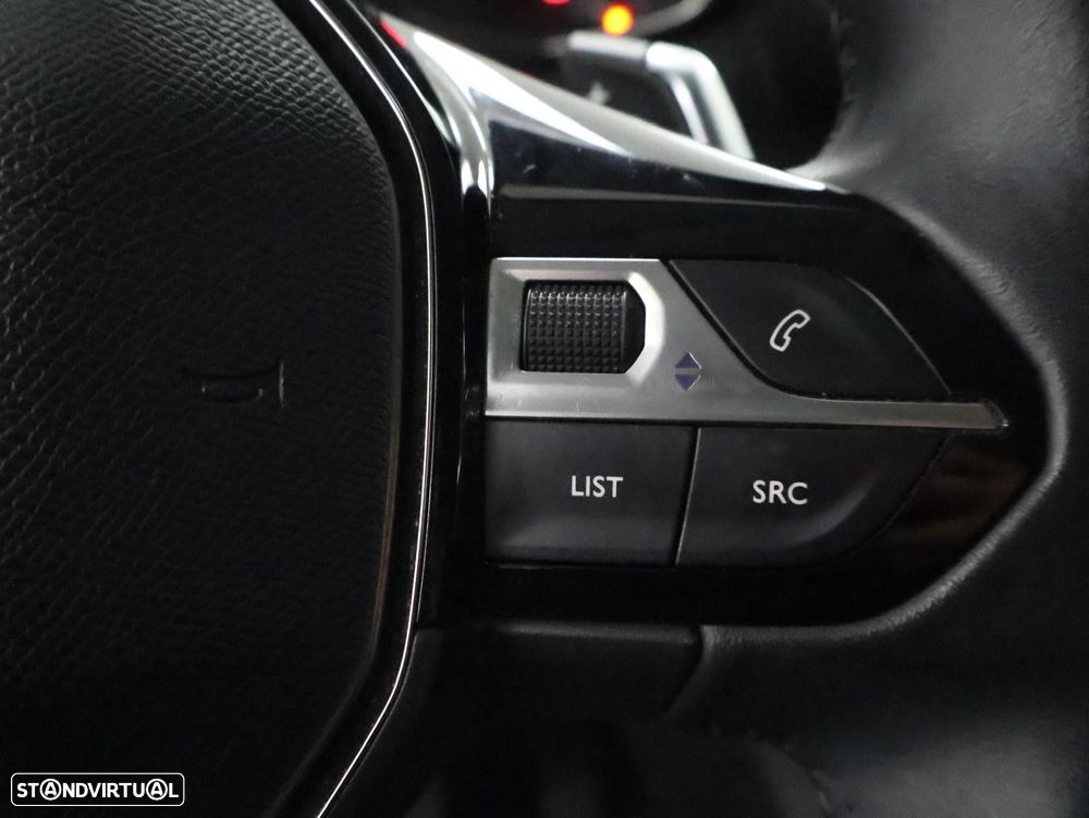 Peugeot 208 1.2 PureTech Allure EAT8 - 18