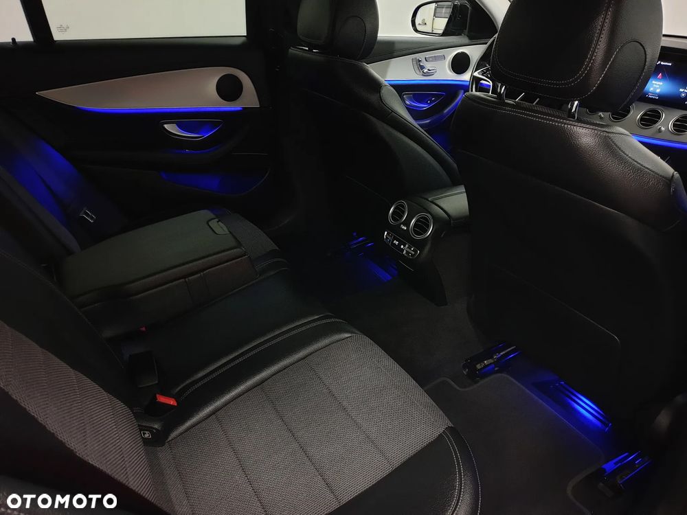 Mercedes-Benz Klasa E 300 de 4Matic 9G-TRONIC AMG Line - 33