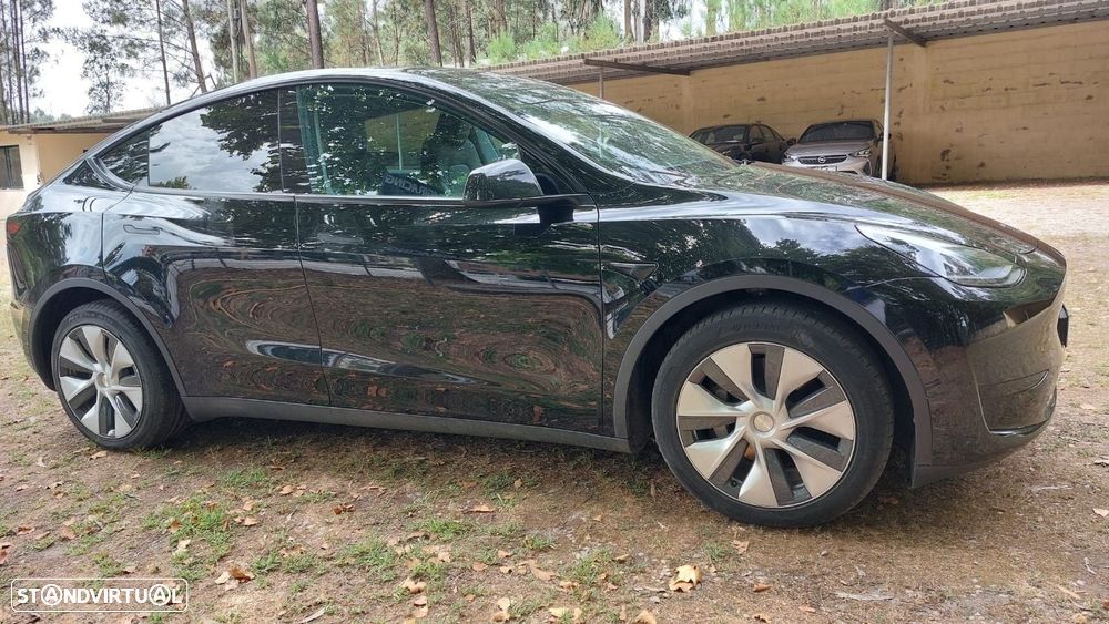 Tesla Model Y Standard - 2