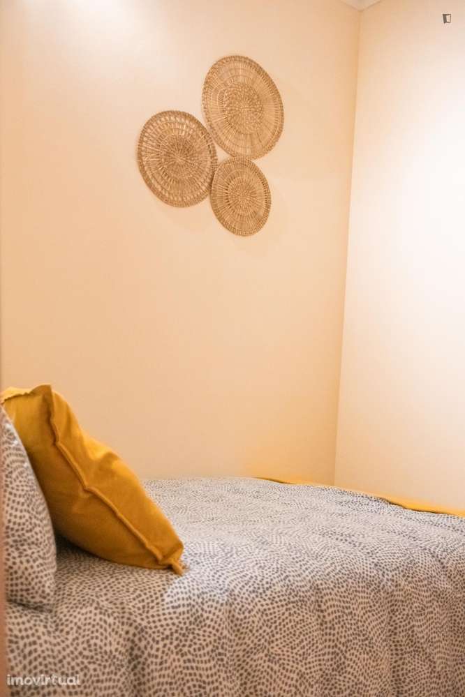 Quarto - localizado em Roma-Areeiro Lisbon - Grande imagem: 5/12