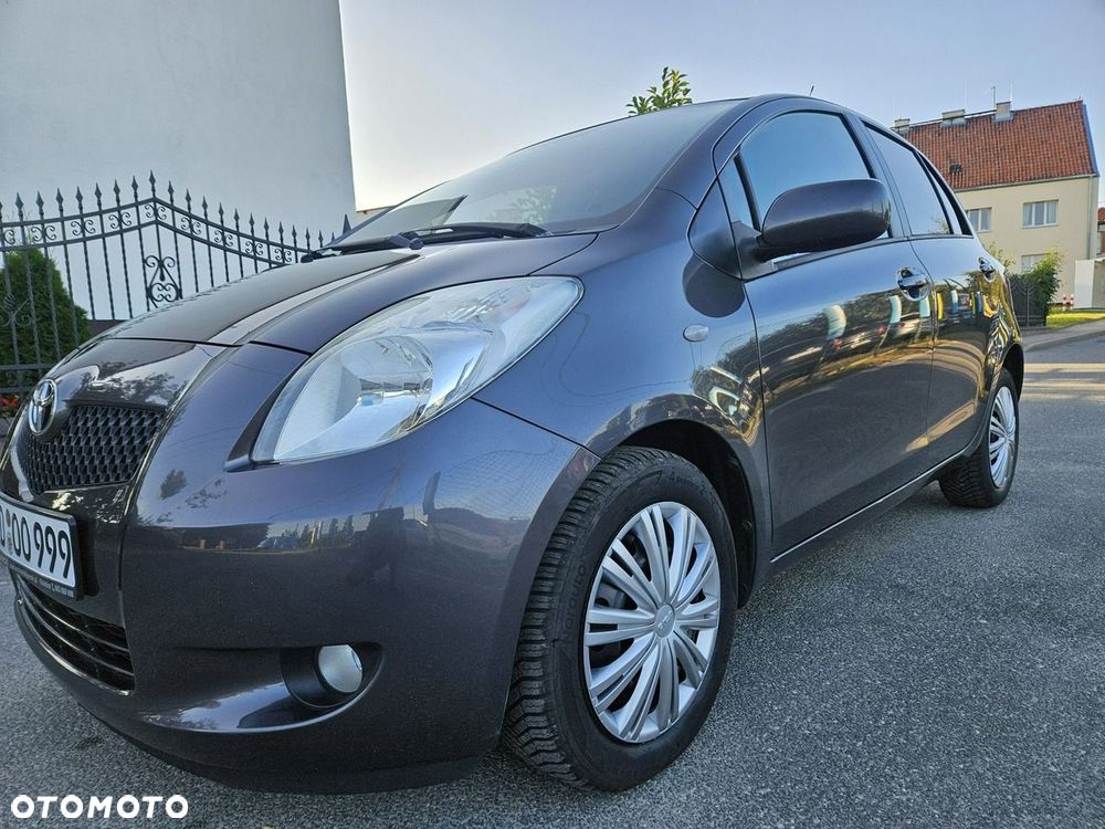 Toyota Yaris - 22