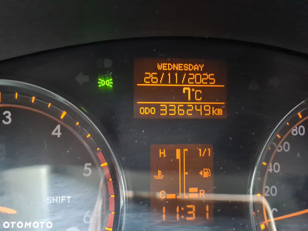 Toyota Avensis 2.0 D-4D Sol - 21