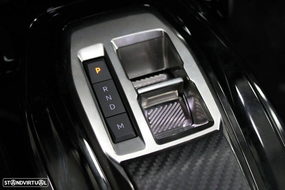 Peugeot e-2008 54 kWh GT - 17